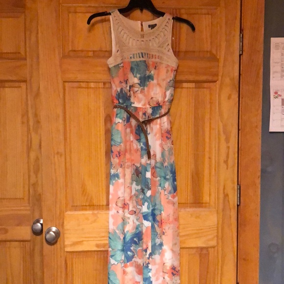 Lily Rose floral maxi dress with back slit - Picture 1 of 5